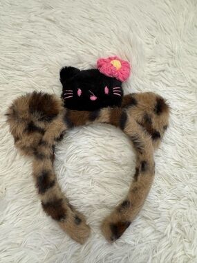 Hello kitty Faux Fur Leopard Cat Ear Headband with Black Cat Accent